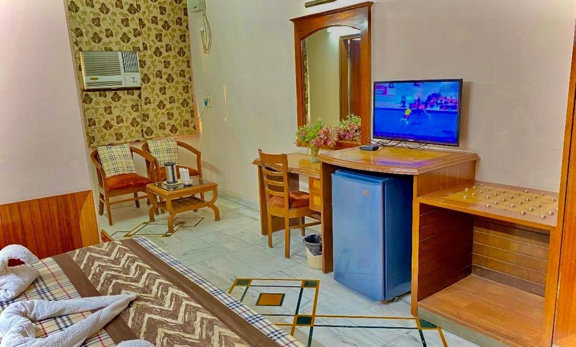 C Park - Karol Bagh, New