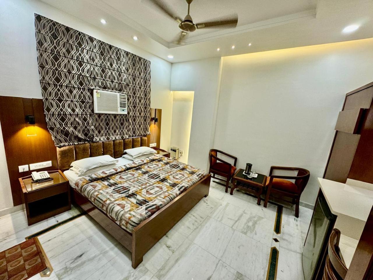 C Park - Karol Bagh, New